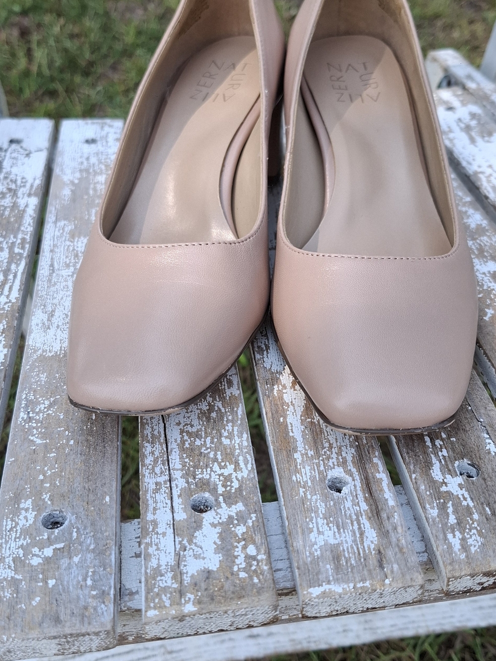 Naturalizer Women’s Nude Leather Pumps - Classic Block Heel - Picture 3 of 5